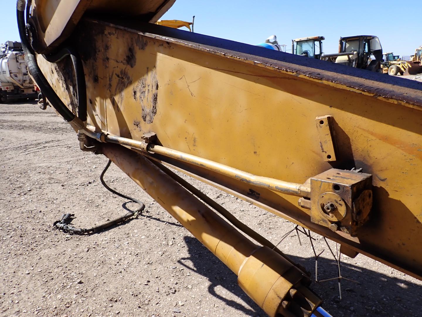 ./imagenes/INVOICE/2019/16512/EXCAVADORA SOBRE LLANTAS CAT_M318D (23).JPG